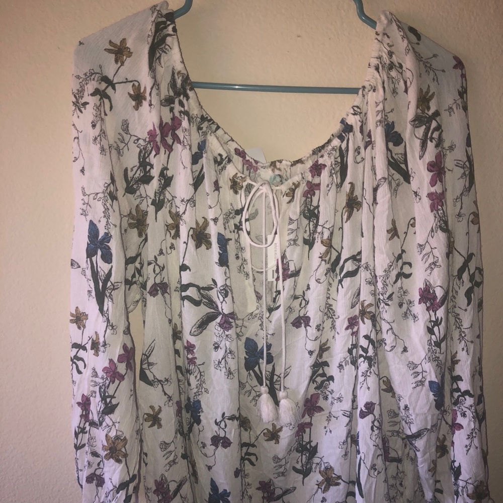 New Urban Outfitters top with tag